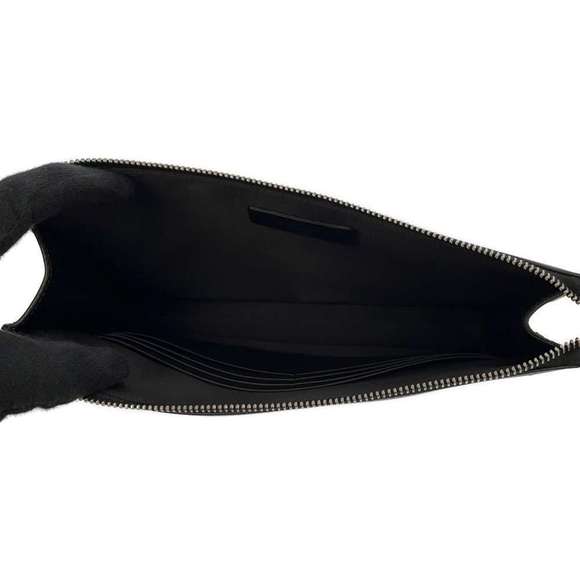 🔥 New with box! Valentino Garavani Heart Studded Clutch - Picture 6 of 12